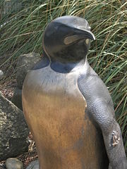 statue
